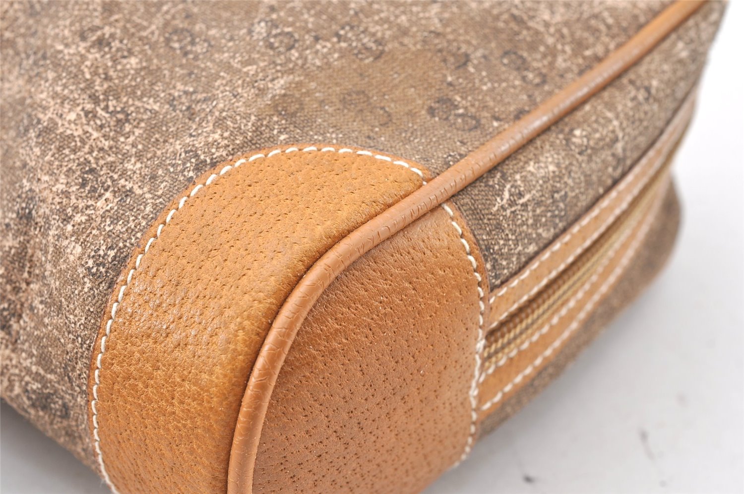 Authentic GUCCI Micro GG PVC Leather Clutch Hand Bag Purse Brown Junk K4831