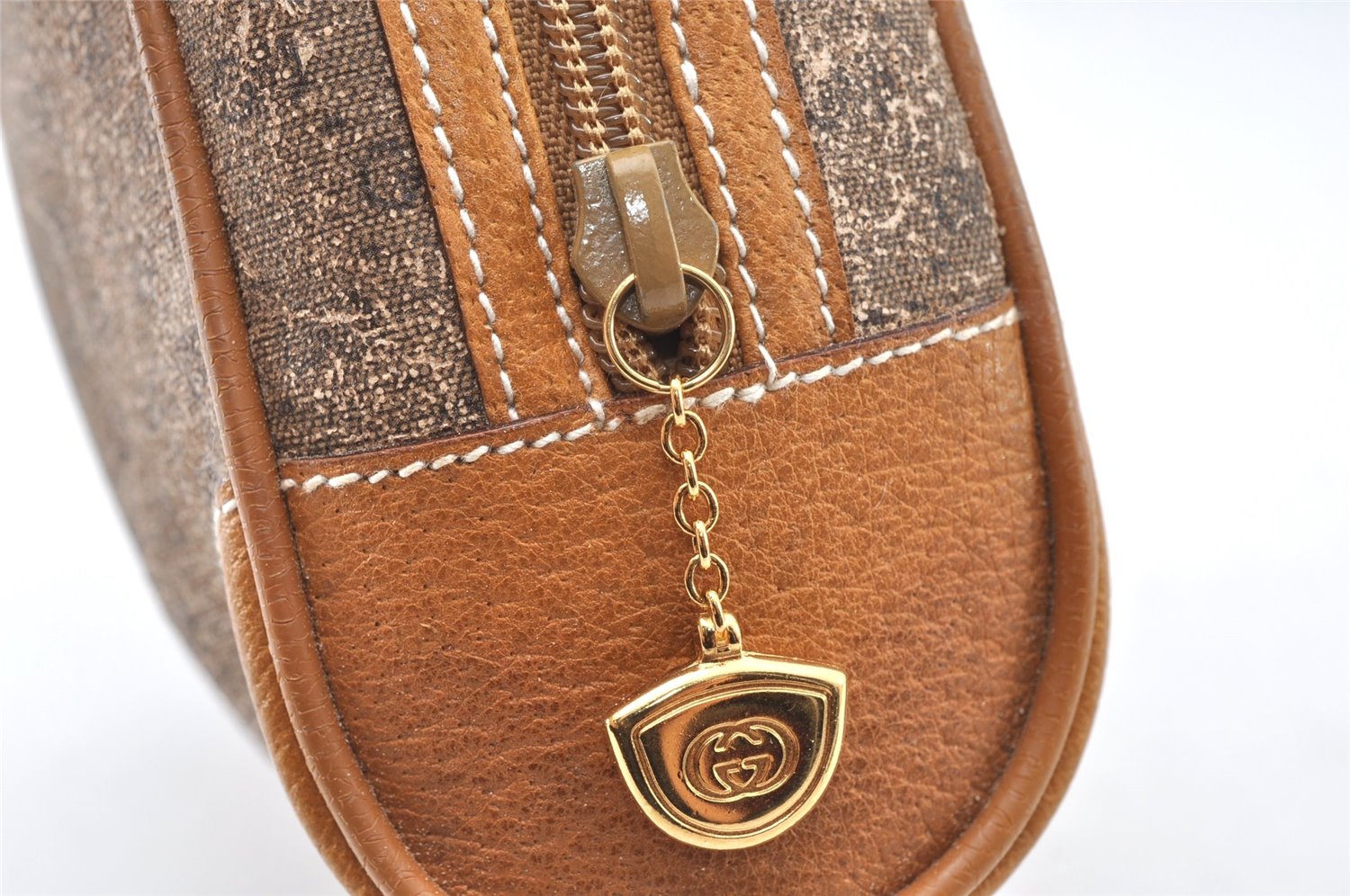 Authentic GUCCI Micro GG PVC Leather Clutch Hand Bag Purse Brown Junk K4831