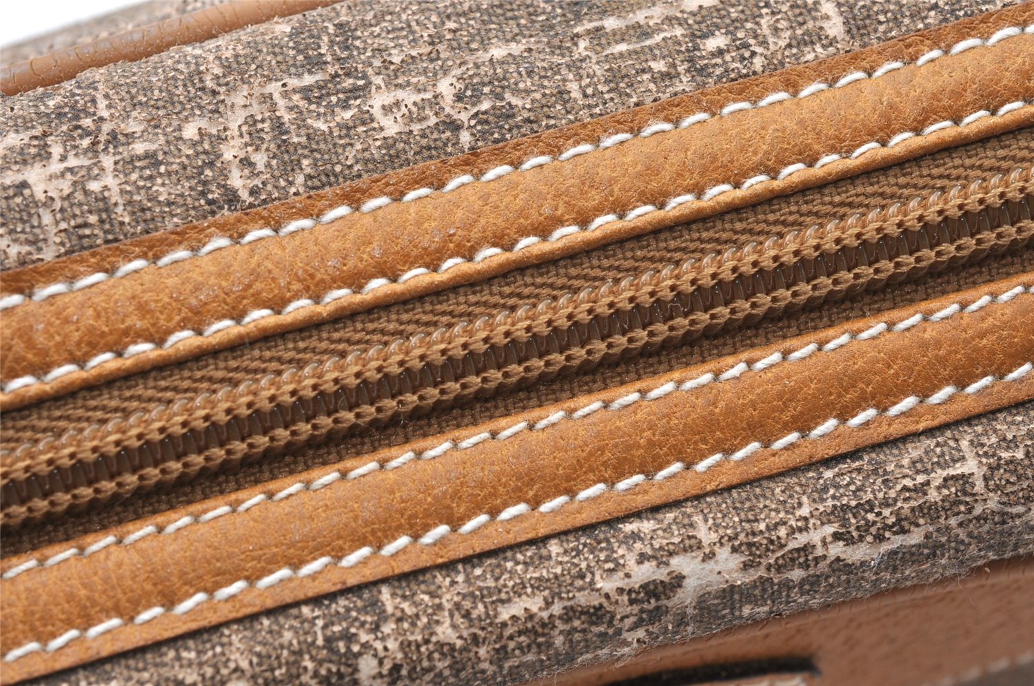 Authentic GUCCI Micro GG PVC Leather Clutch Hand Bag Purse Brown Junk K4831