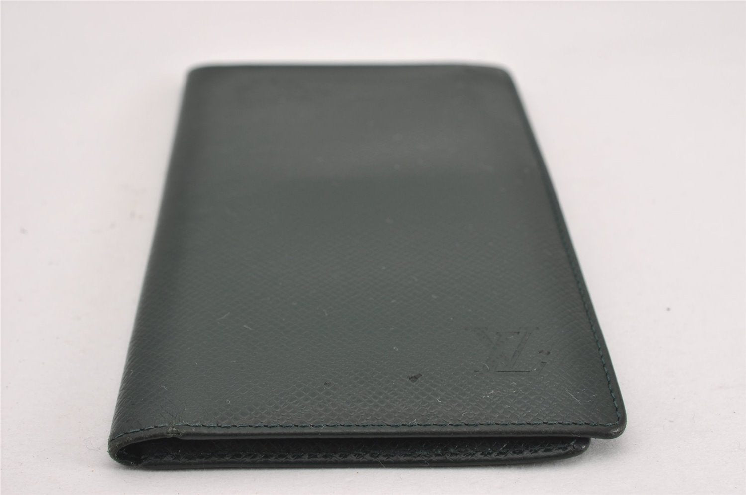 Authentic Louis Vuitton Taiga Porte 14 Cartes Credit Wallet M30404 Green K4843