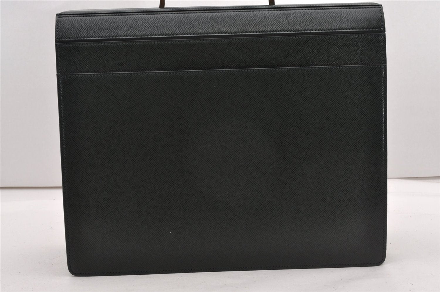 Auth Louis Vuitton Taiga Ural Business Bag Briefcase Green M30024 LV Junk K4861