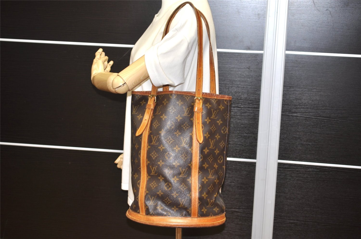 Authentic Louis Vuitton Monogram Bucket GM Shoulder Tote Bag M42236 Junk K4922