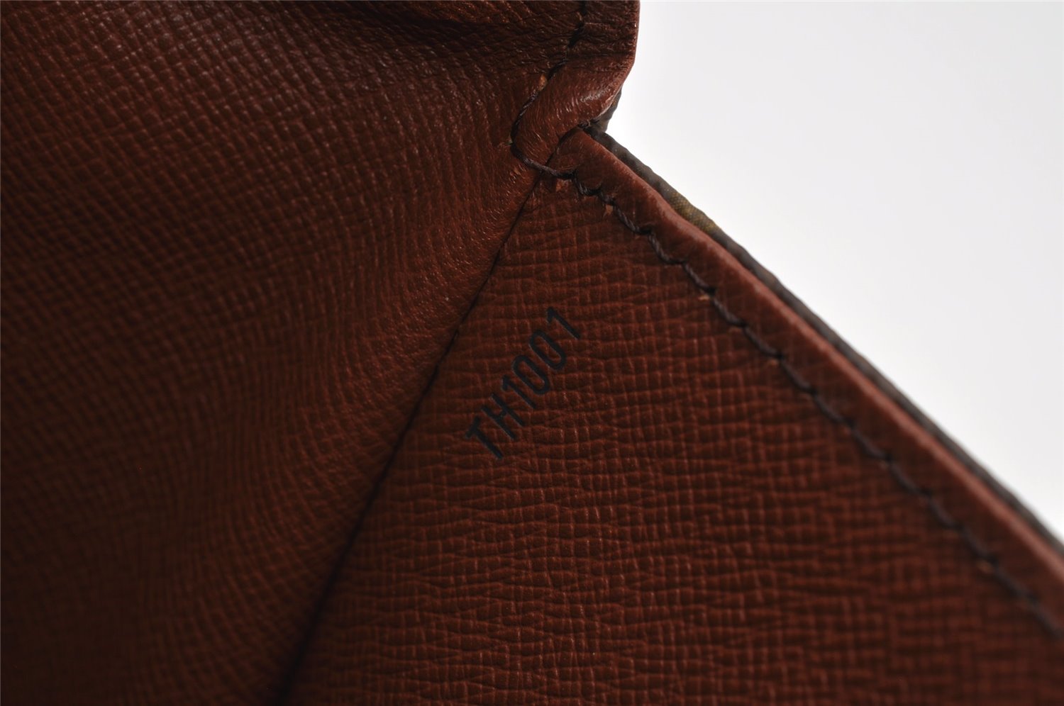 Authentic Louis Vuitton Monogram Saint Cloud GM M51242 Shoulder Cross Bag K4923