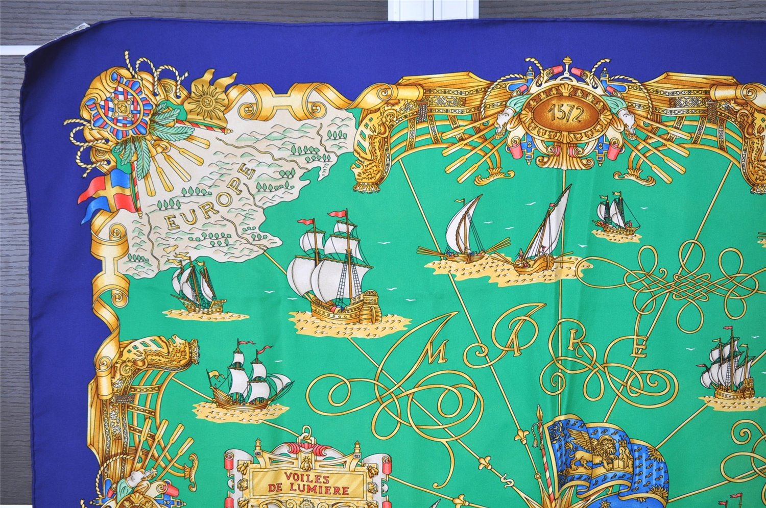 Authentic HERMES Carre 90 Scarf 