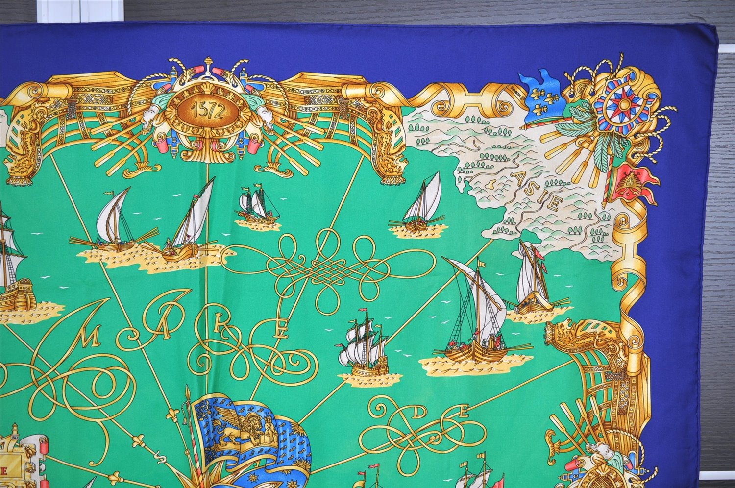 Authentic HERMES Carre 90 Scarf 