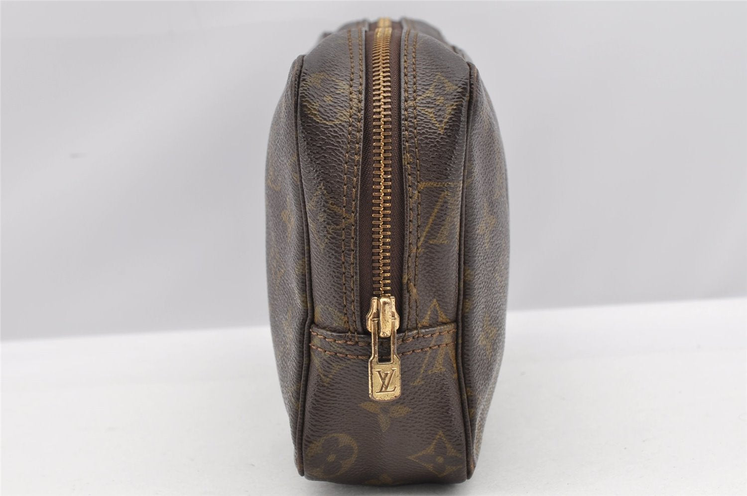 Auth Louis Vuitton Monogram Trousse Toilette 23 Clutch Hand Bag M47524 LV K4983