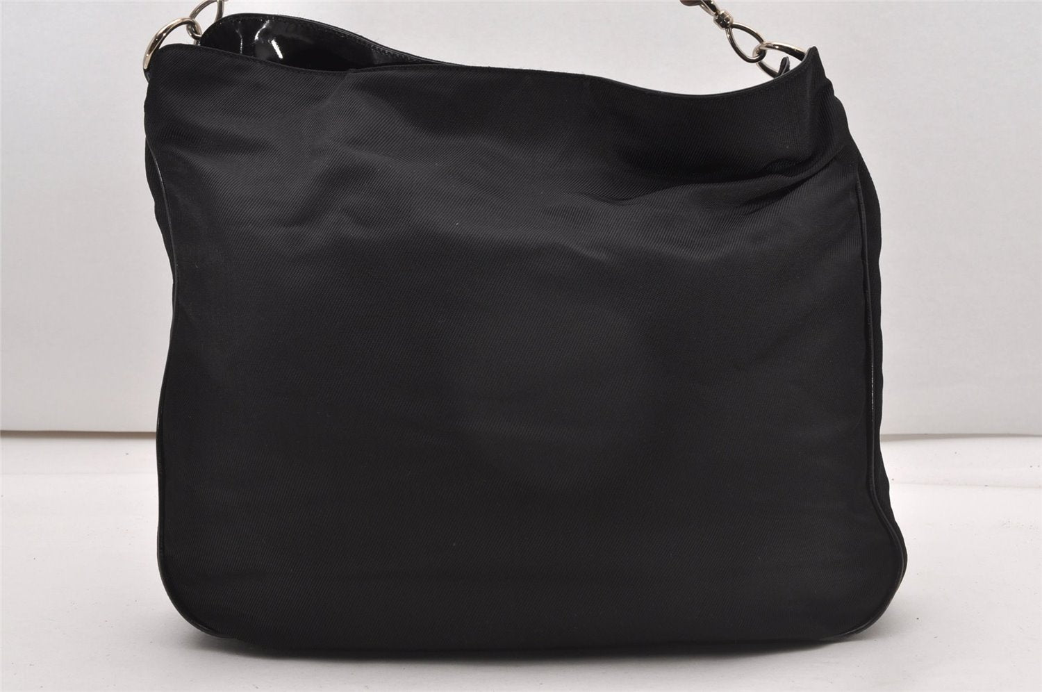 Authentic GUCCI Vintage Bamboo Shoulder Hand Bag Nylon Enamel Black K4990