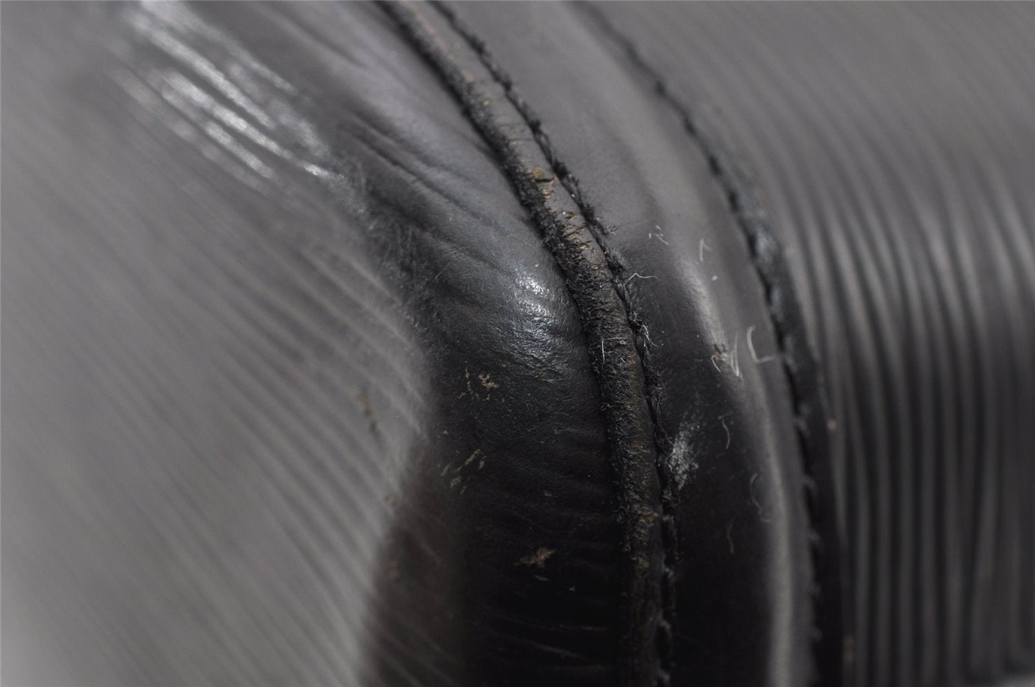 Authentic Louis Vuitton Epi Lussac Shoulder Tote Bag Black M52282 LV K5004