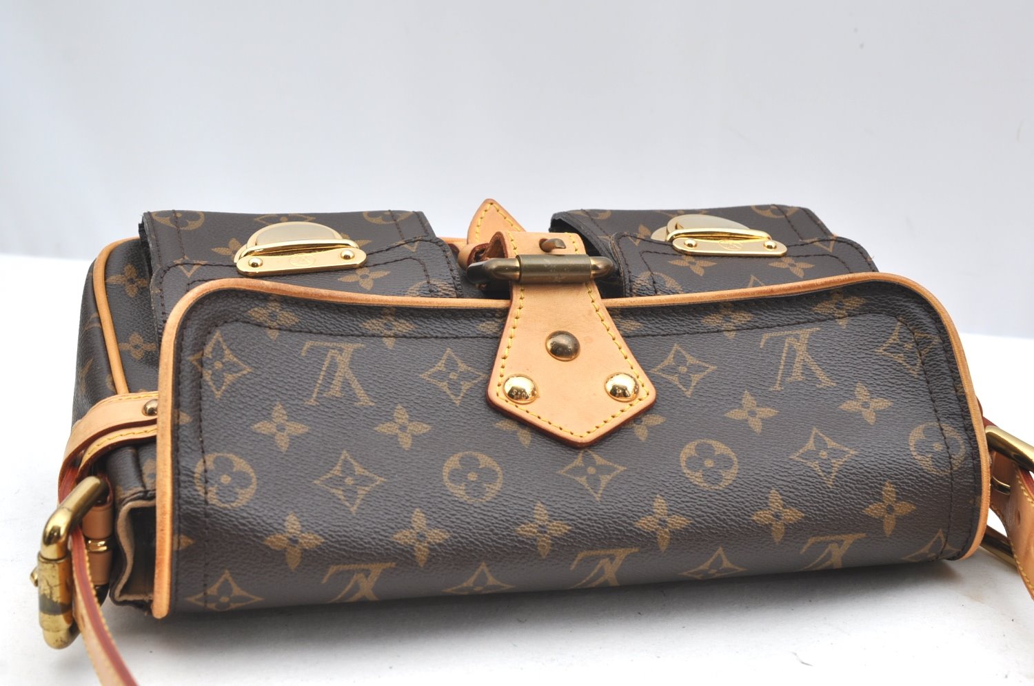 Auth Louis Vuitton Monogram Hudson PM Shoulder Bag Purse M40027 LV Box K5005