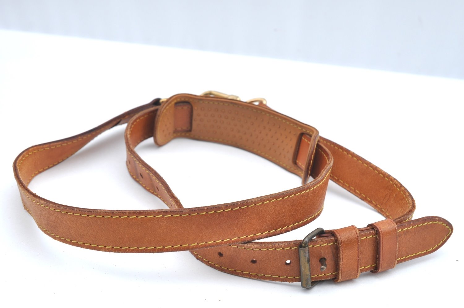 Authentic Louis Vuitton Leather Shoulder Strap Beige 41.7-48.8