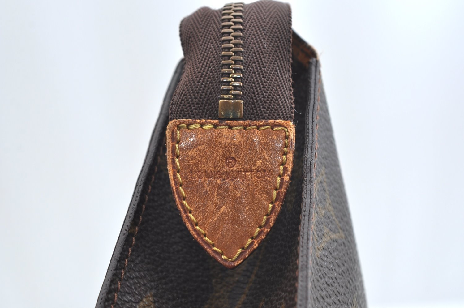 Auth Louis Vuitton Monogram Poche Toilette 26 Cosmetics Pouch Old Model LV K5031