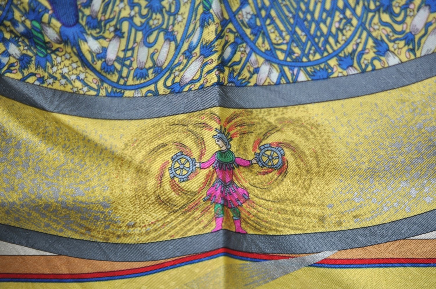 Authentic HERMES Carre 90 Scarf 