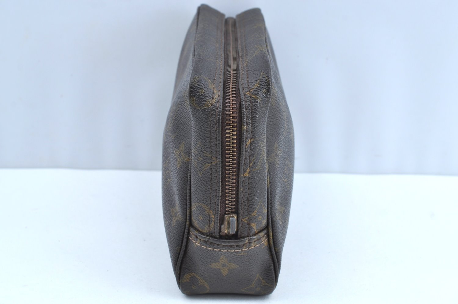 Authentic Louis Vuitton Monogram Trousse Toilette 23 Clutch Hand Bag Junk K5043