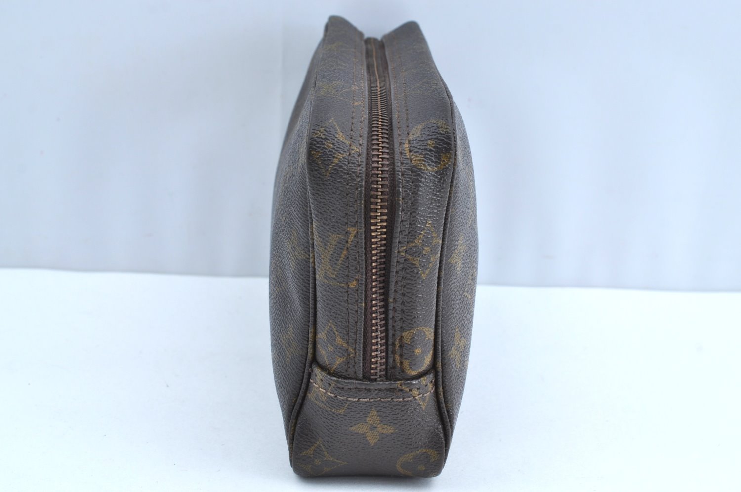 Authentic Louis Vuitton Monogram Trousse Toilette 23 Clutch Hand Bag Junk K5043