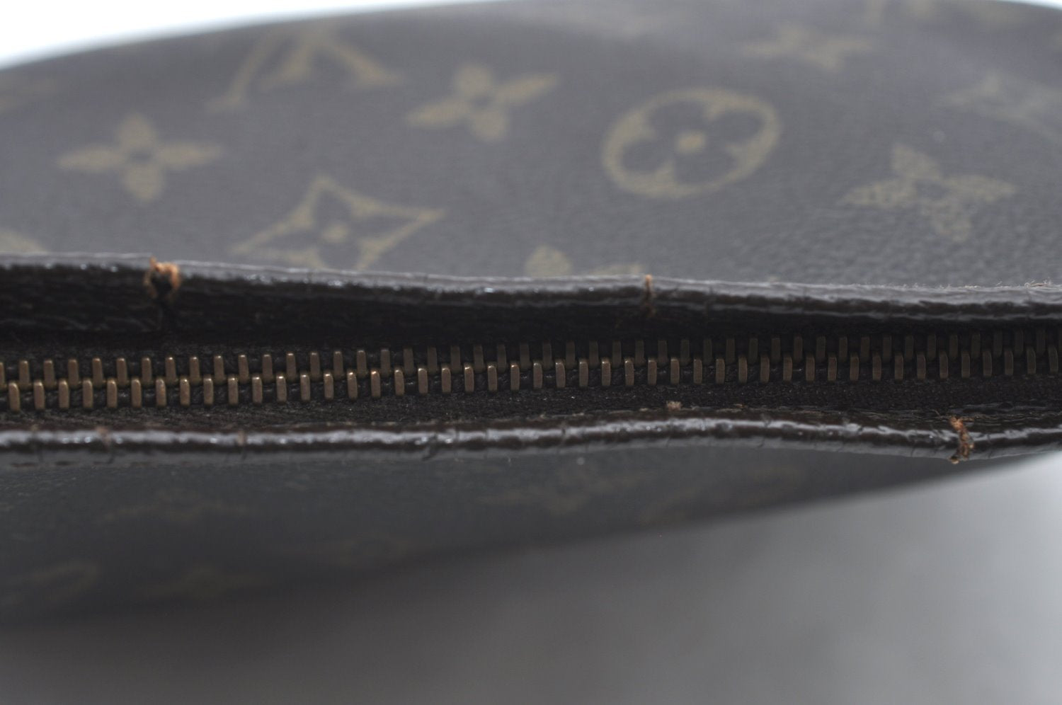 Authentic Louis Vuitton Monogram Poche Toilette 26 M47542 Cosmetics Pouch K5050