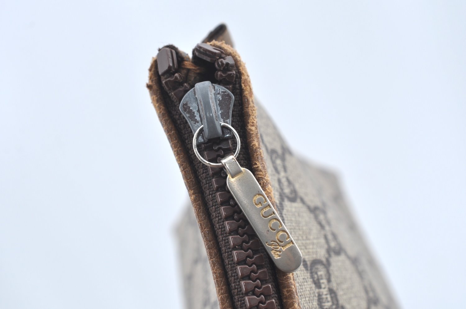 Authentic GUCCI GG Plus Clutch Hand Bag Purse GG PVC Leather Brown K5051