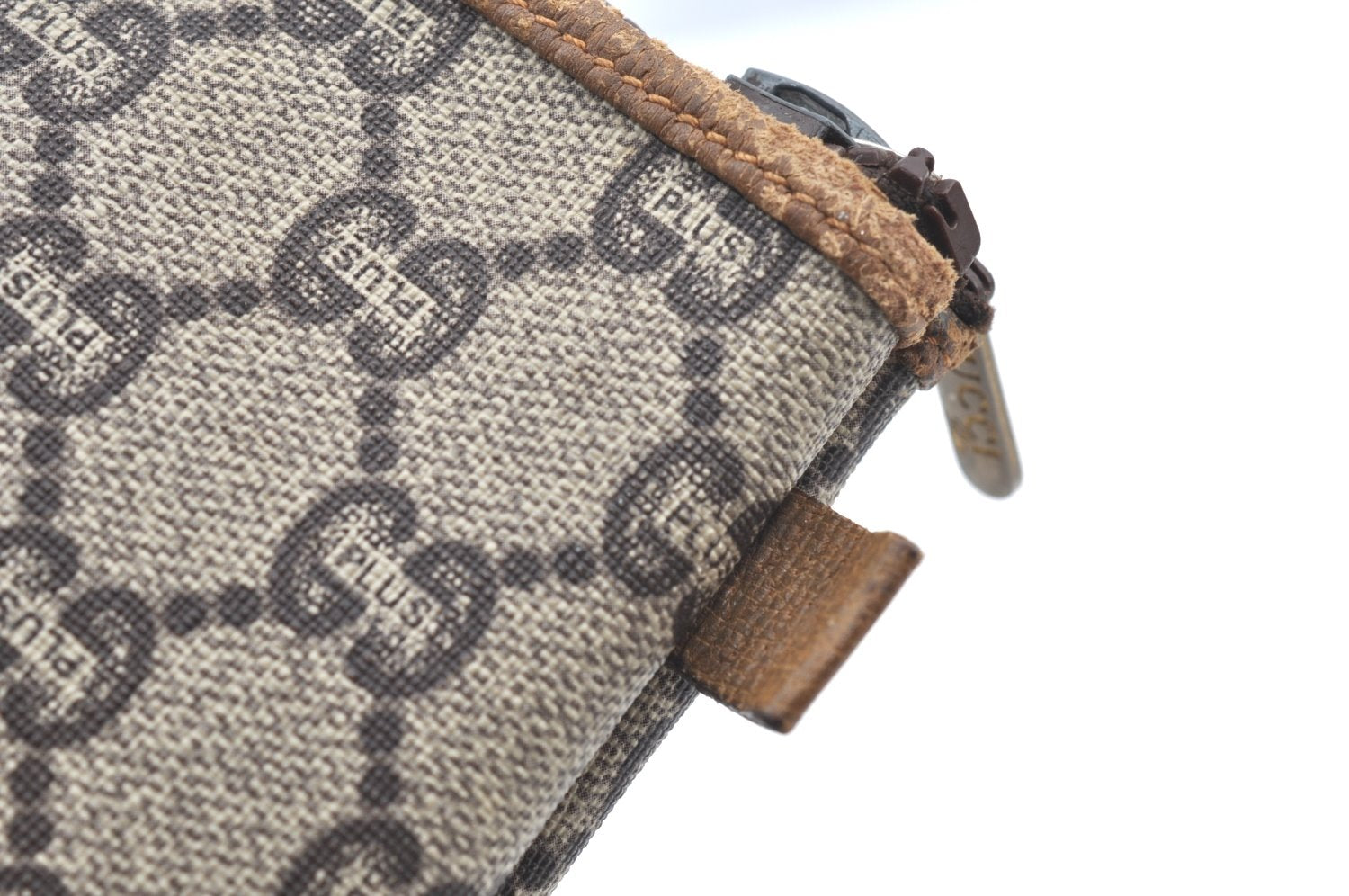 Authentic GUCCI GG Plus Clutch Hand Bag Purse GG PVC Leather Brown K5051