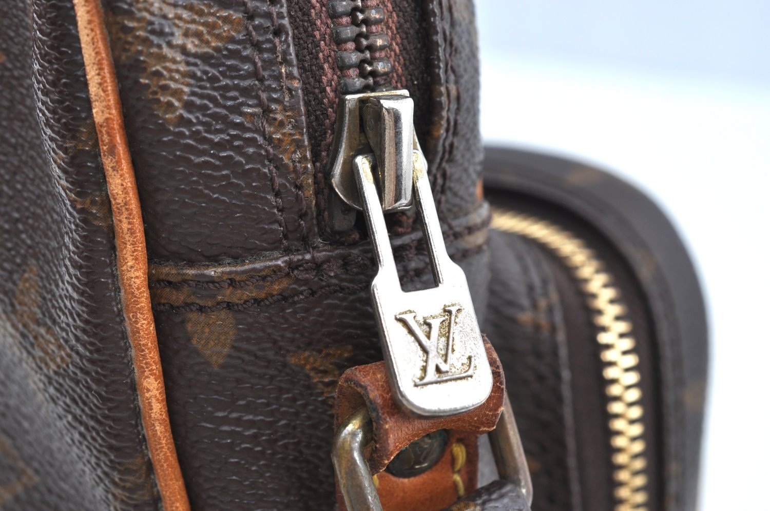 Authentic Louis Vuitton Monogram Amazone Shoulder Cross Body Bag M45236 LV K5077