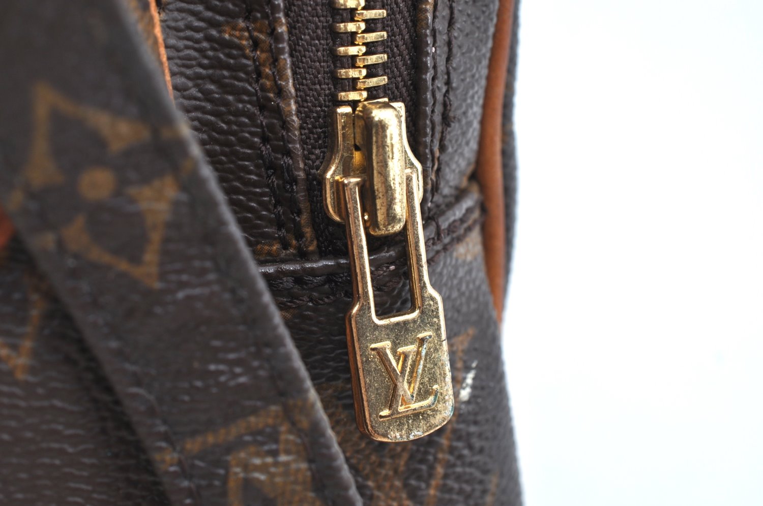 Authentic Louis Vuitton Monogram Amazone Shoulder Cross Body Bag M45236 LV K5077