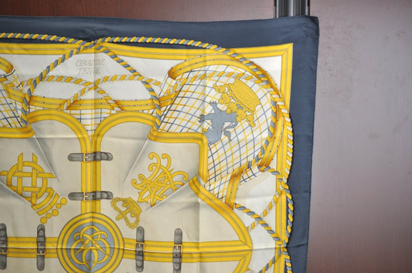 Authentic HERMES Carre 90 Scarf "GRANDE TENUE" Silk Gray Gold K5079