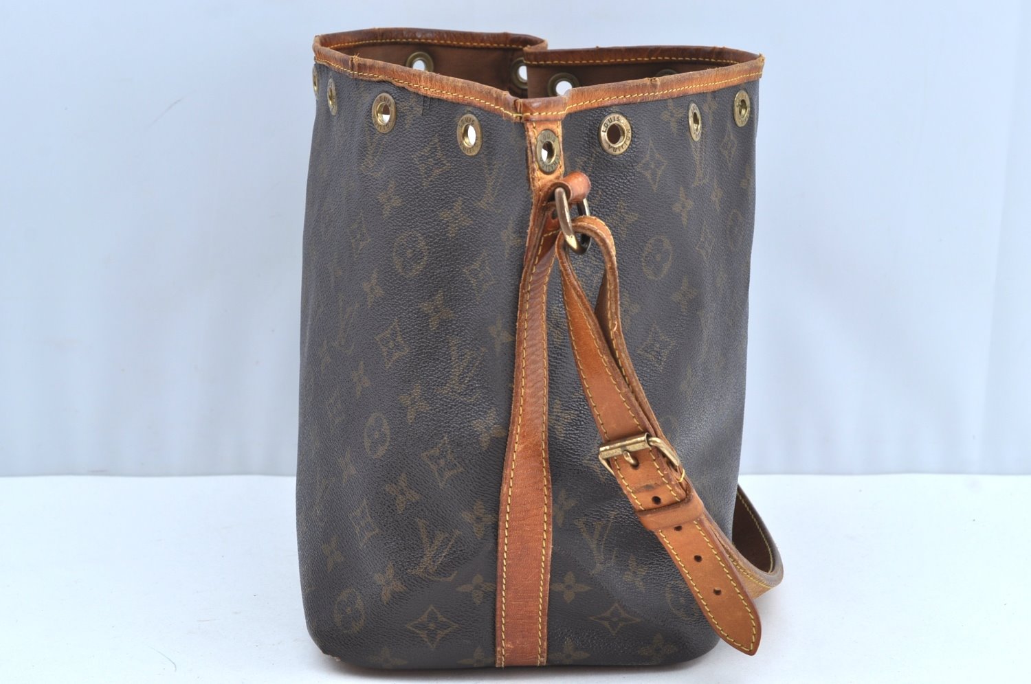 Authentic Louis Vuitton Monogram Petit Noe M42226 Shoulder Drawstring Bag K5113