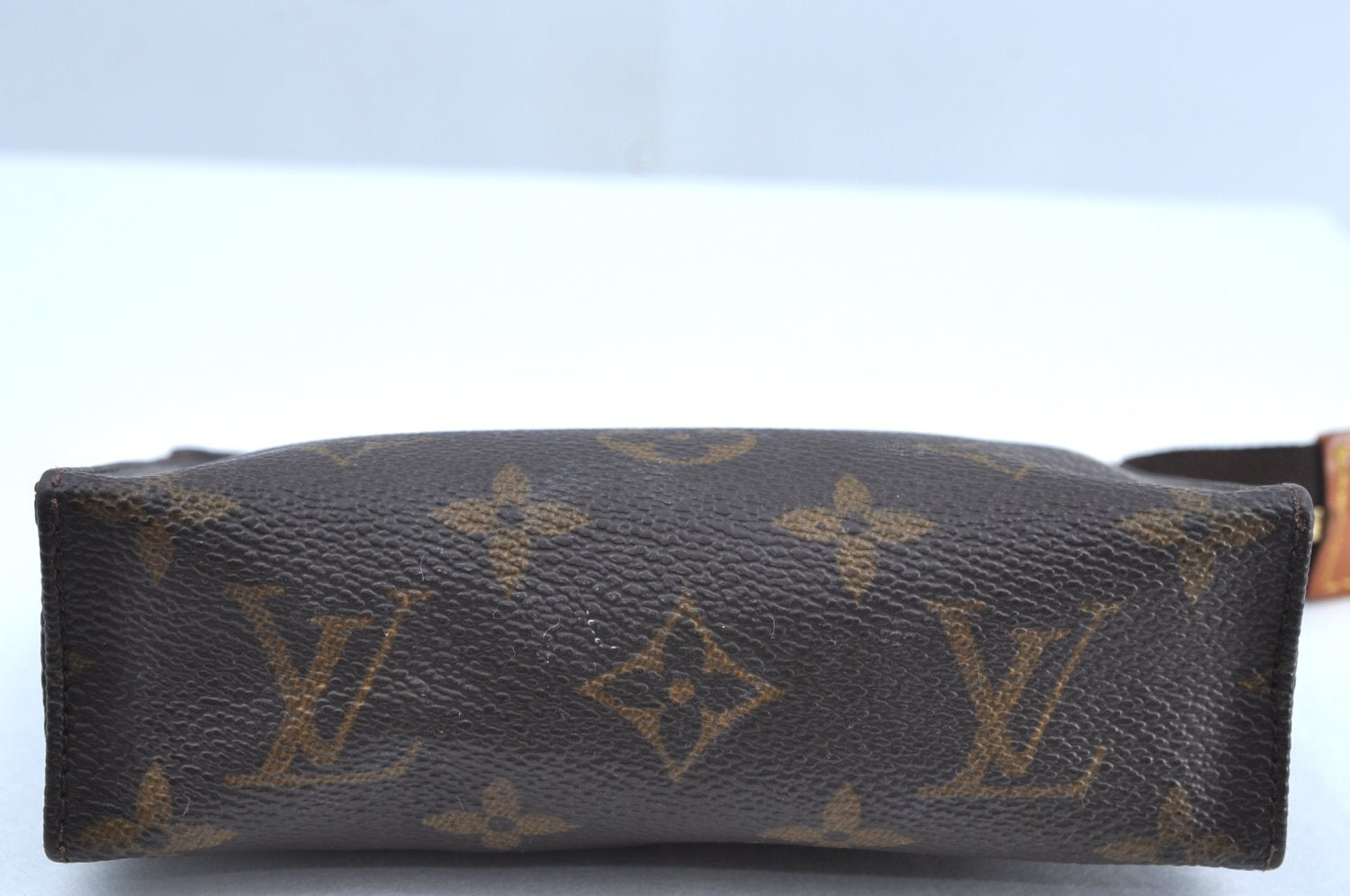 Authentic Louis Vuitton Monogram Poche Toilette 15 M47546 Cosmetics Pouch K5117