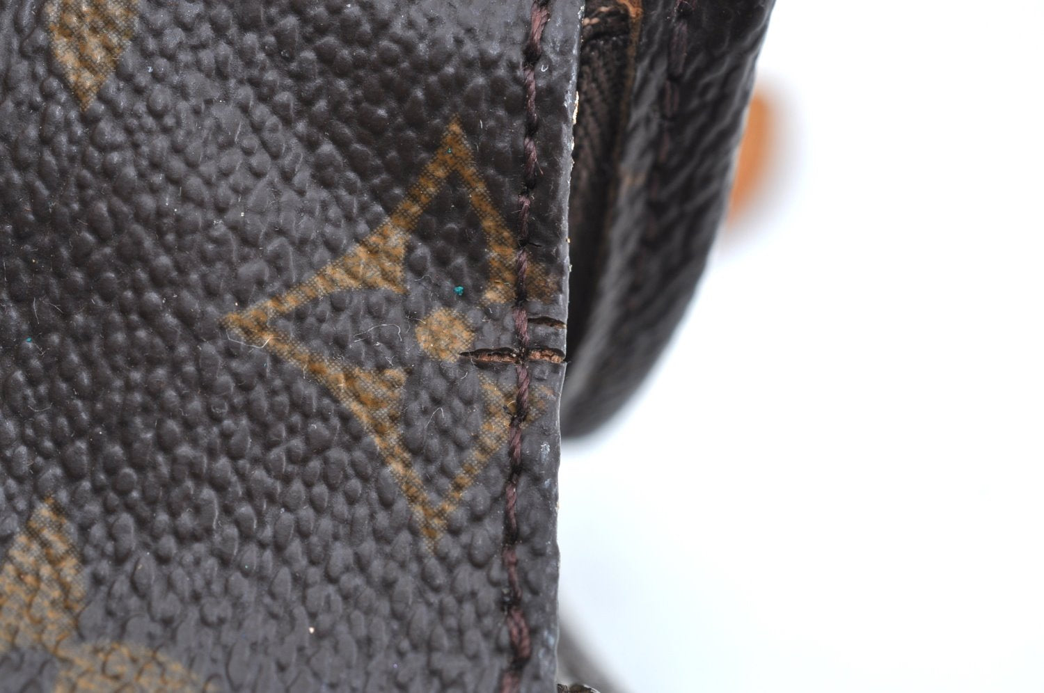 Authentic Louis Vuitton Monogram Poche Toilette 15 M47546 Cosmetics Pouch K5117