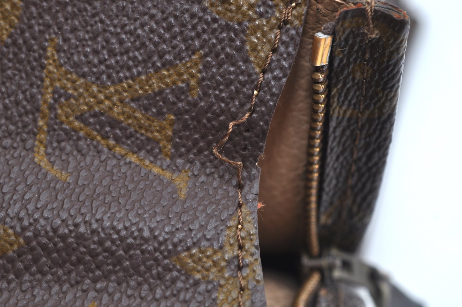 Auth Louis Vuitton Monogram Poche Toilette 26 Cosmetics Pouch Old Model LV K5129