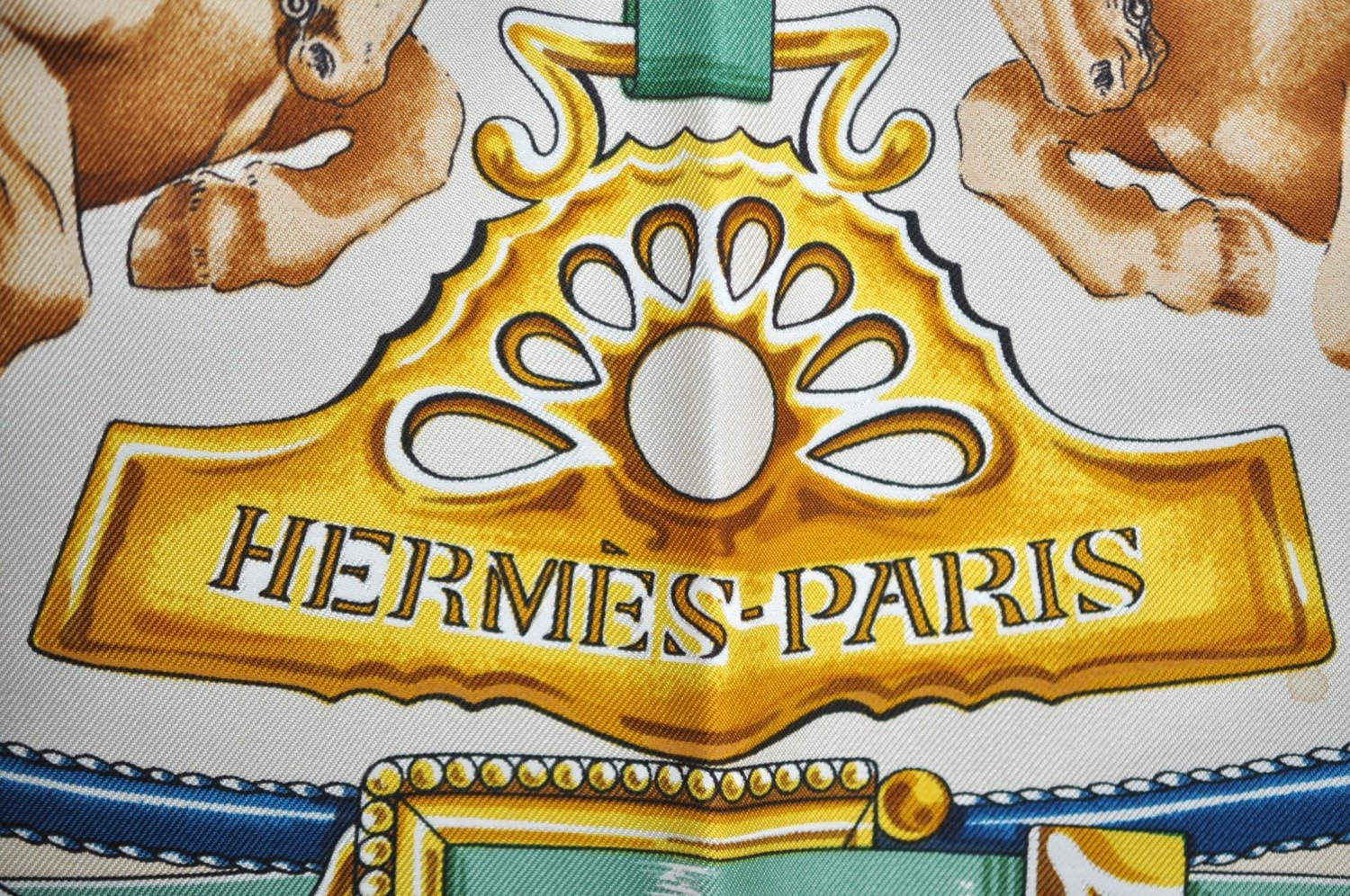 Authentic HERMES Carre 90 Scarf 