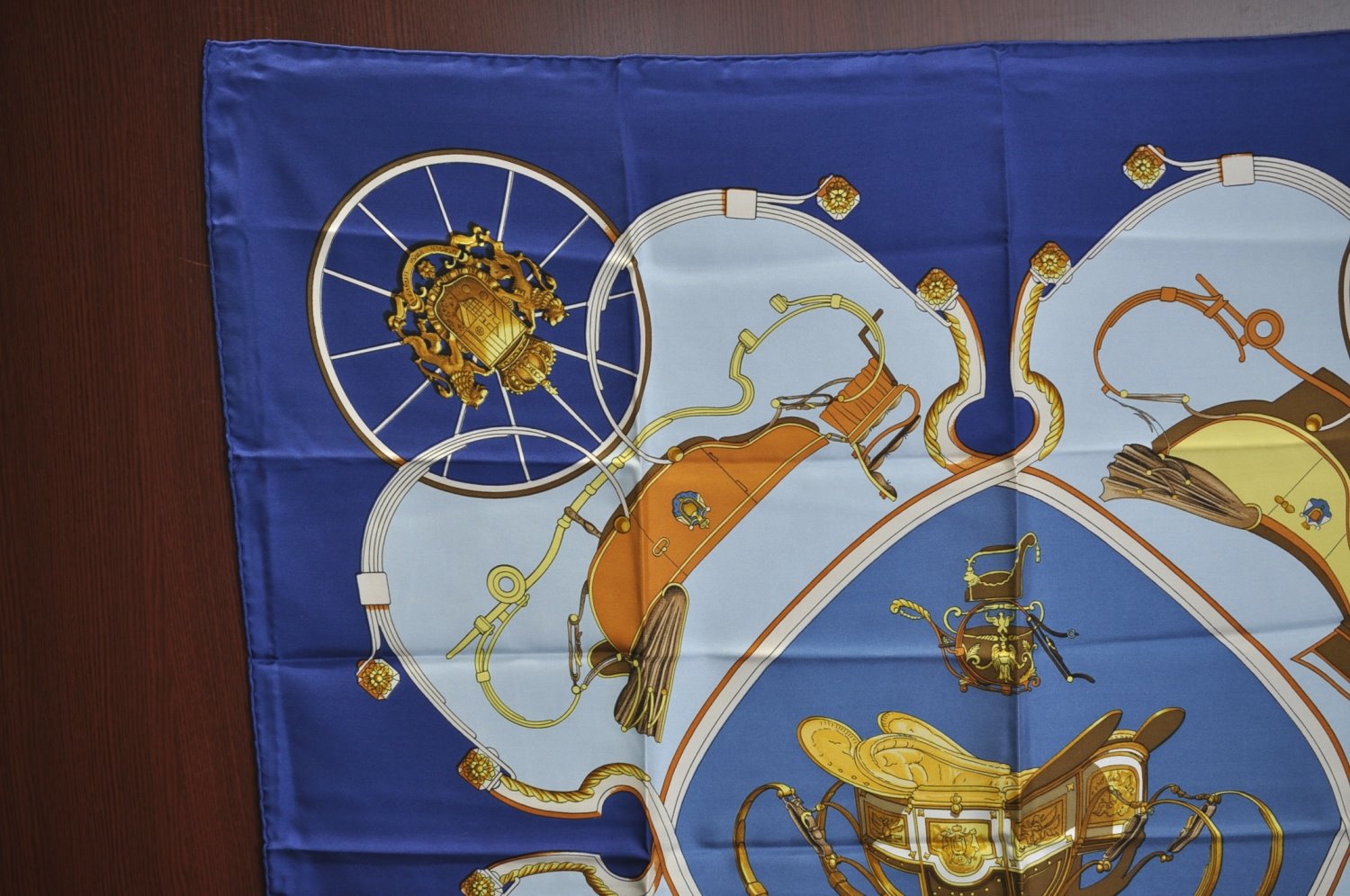 Authentic HERMES Carre 90 Scarf 