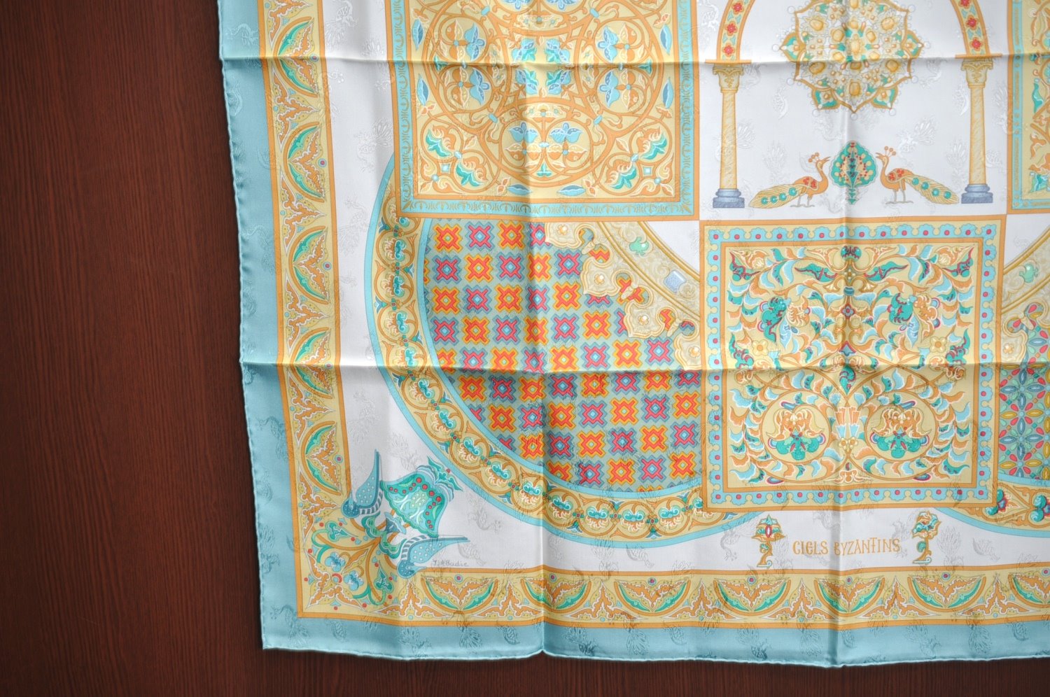 Authentic HERMES Carre 90 Scarf 