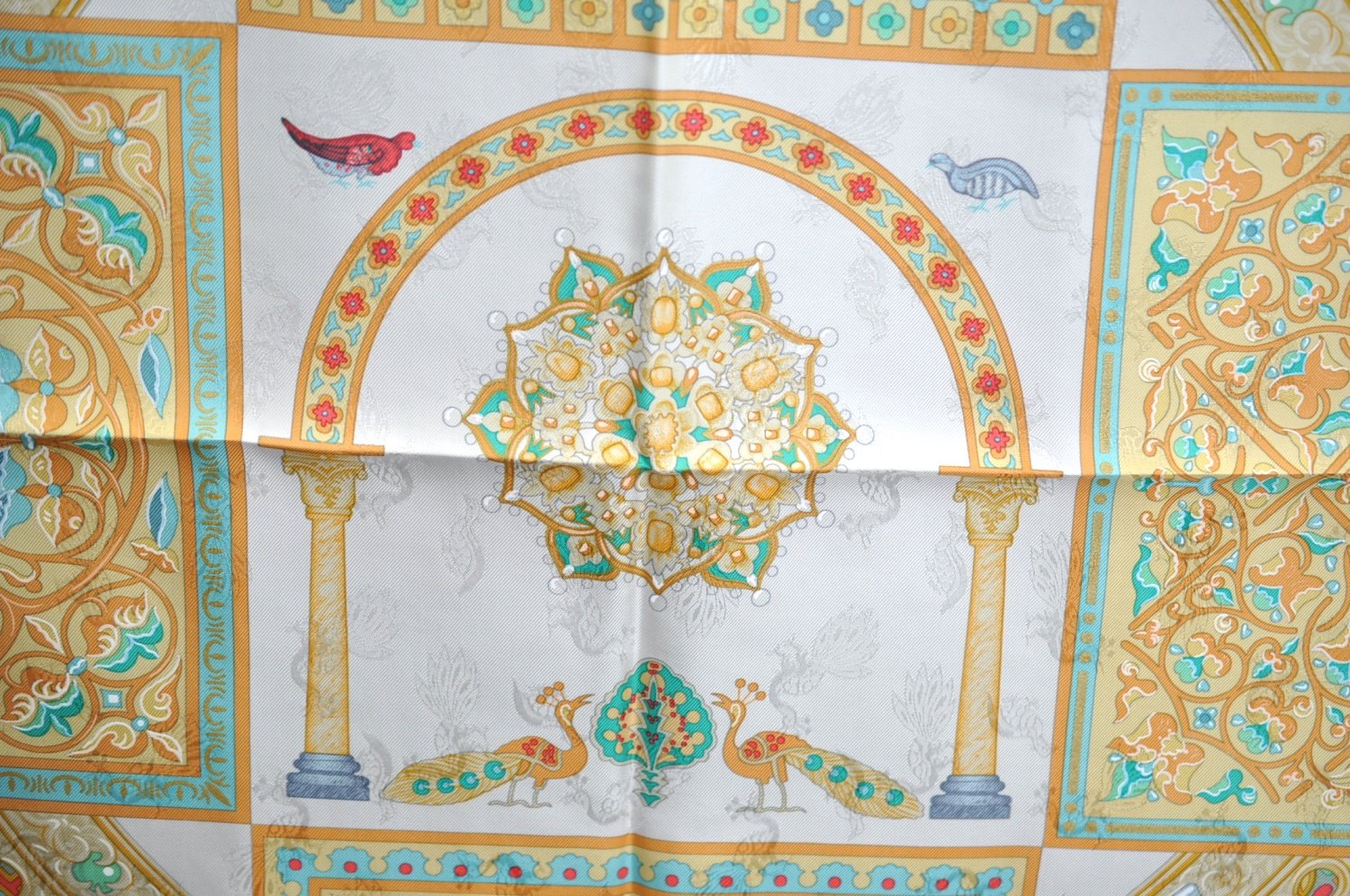 Authentic HERMES Carre 90 Scarf 