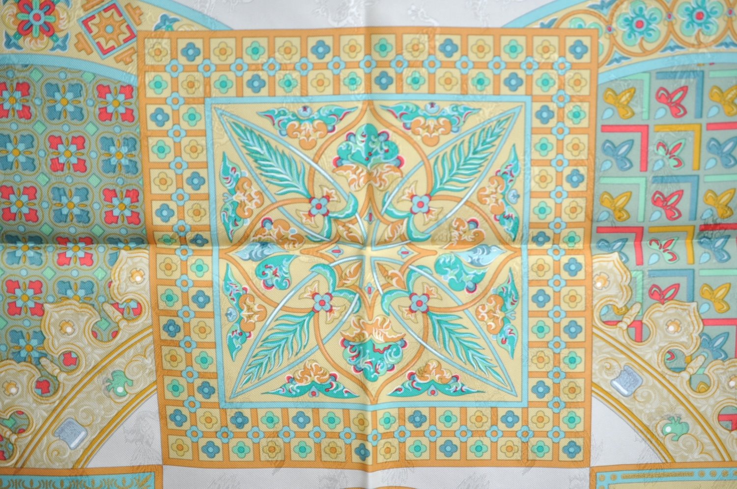 Authentic HERMES Carre 90 Scarf 