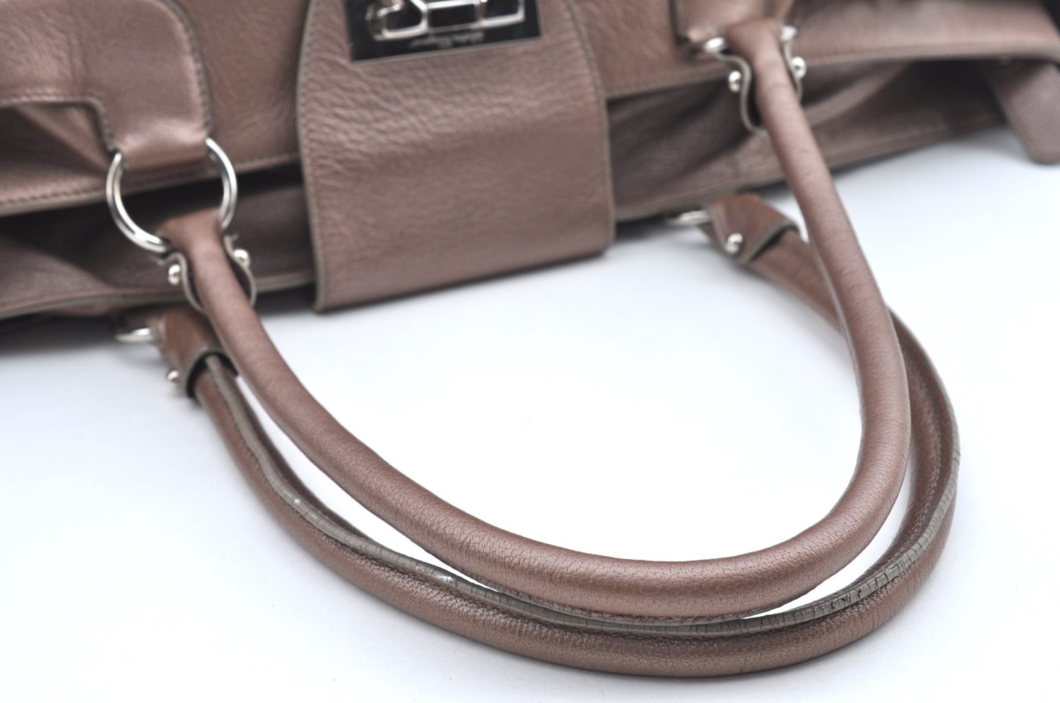 Authentic Ferragamo Gancini Leather Shoulder Tote Bag Pink Gold K5177