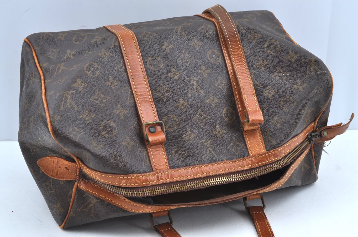 Authentic Louis Vuitton Monogram Sac Souple 35 Hand Boston Bag Old Model Junk K5187
