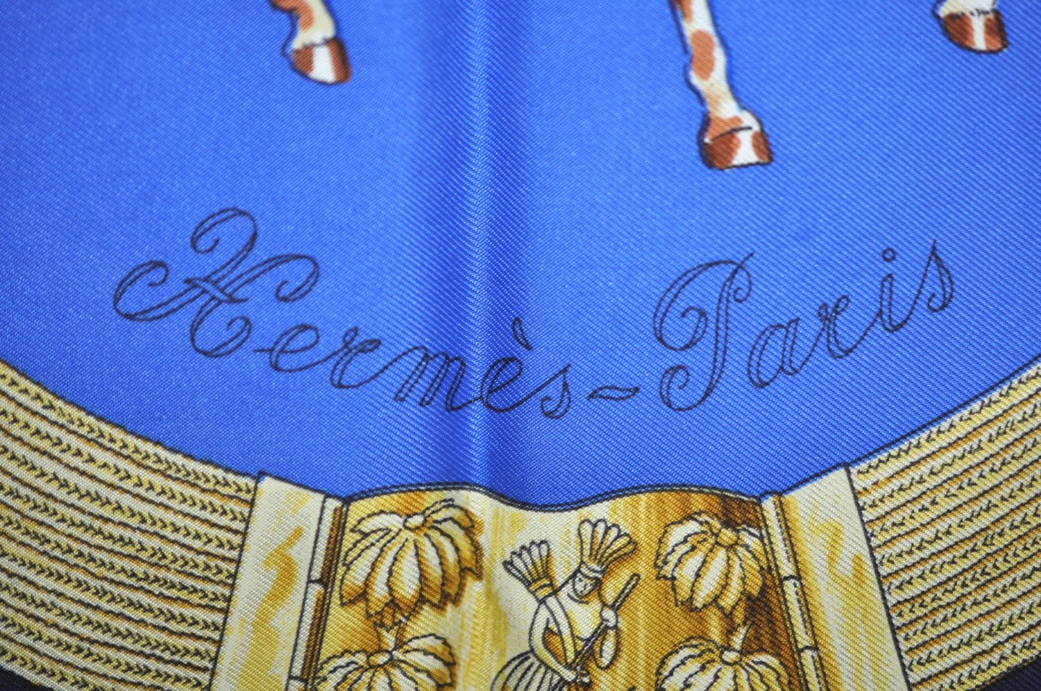 Authentic HERMES Carre 90 Scarf 