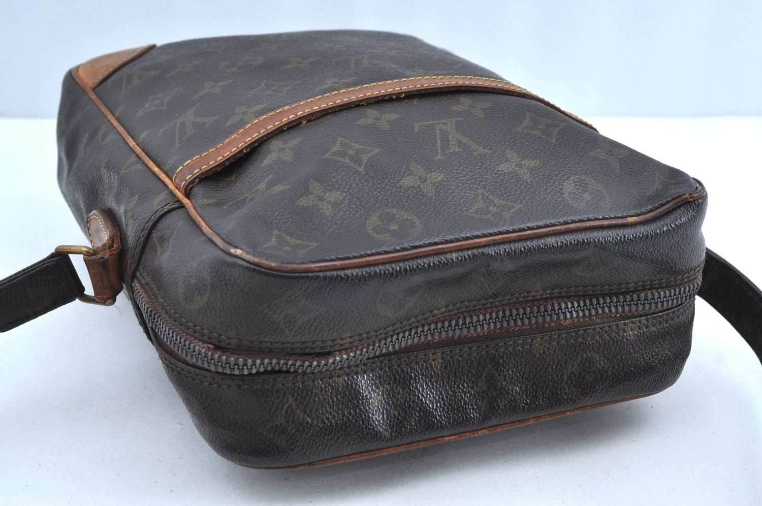 Authentic Louis Vuitton Monogram Danube GM Shoulder Cross Bag M45262 LV K5210