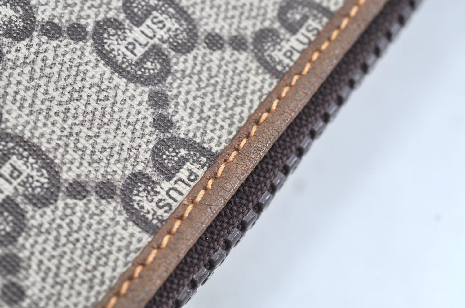 Authentic GUCCI GG Plus Clutch Hand Bag Purse PVC Leather Brown K5214