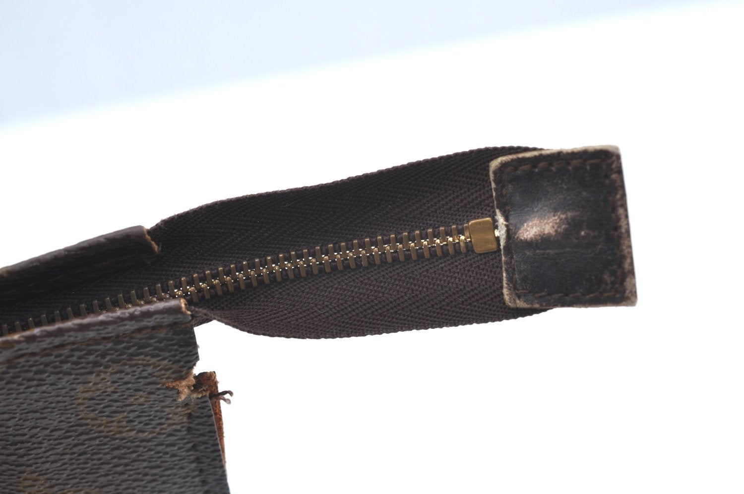 Auth Louis Vuitton Monogram Poche Toilette 26 Cosmetics Pouch Old Model LV K5217