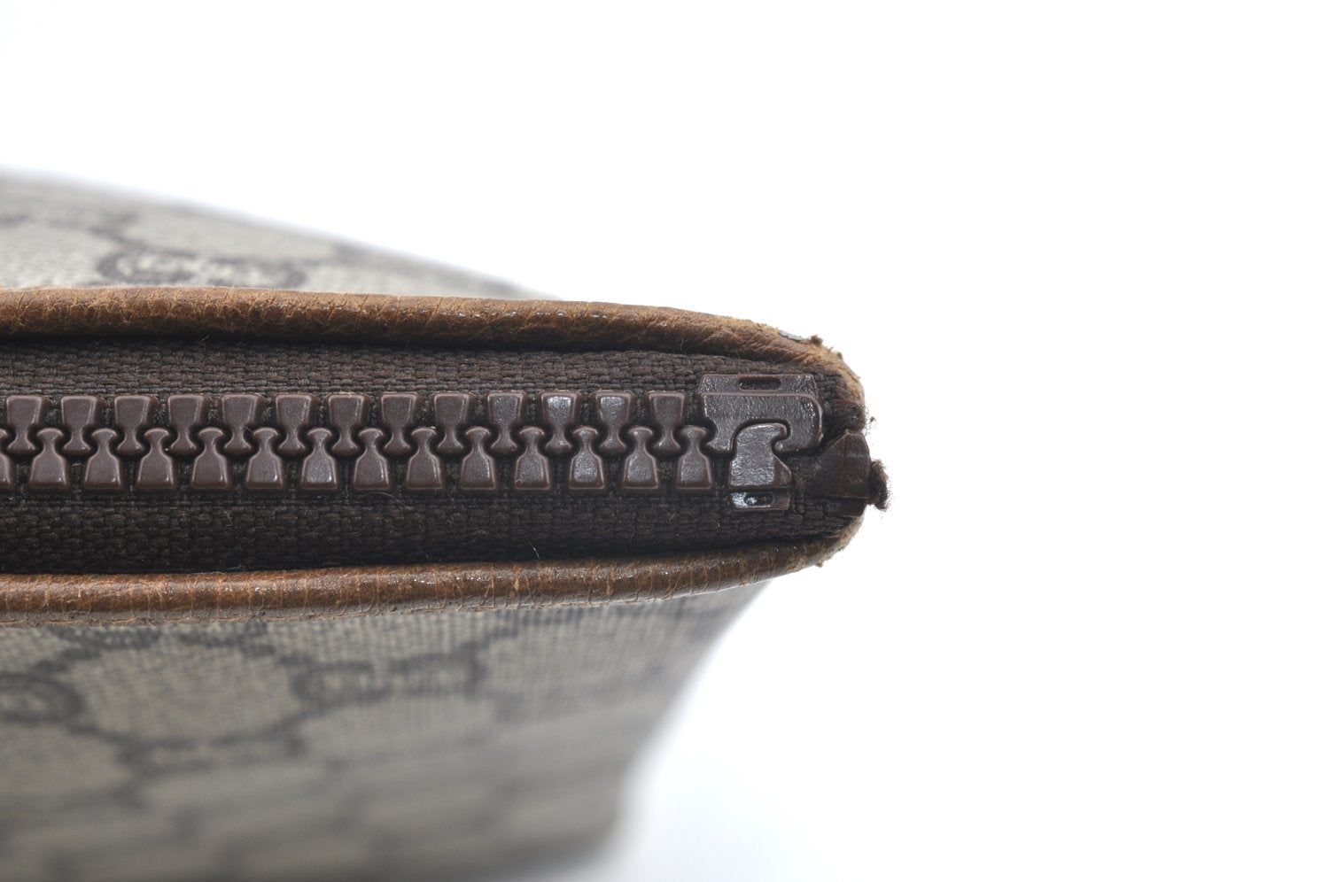 Authentic GUCCI GG Plus Clutch Hand Bag Purse PVC Leather Brown K5219