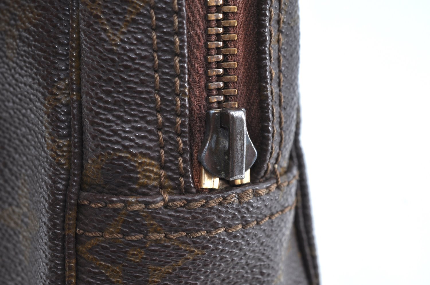 Auth Louis Vuitton Monogram Trousse Toilette 23 Clutch Bag M47524 Junk K5227