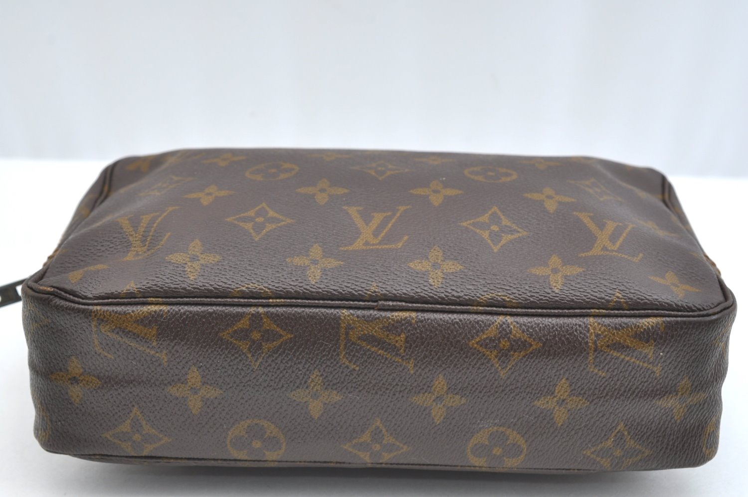 Auth Louis Vuitton Monogram Trousse Toilette 23 Clutch Hand Bag Old Model K5228