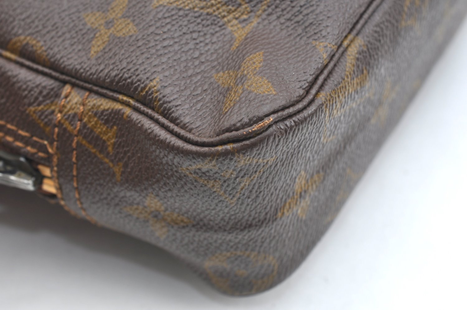 Auth Louis Vuitton Monogram Trousse Toilette 23 Clutch Hand Bag Old Model K5228