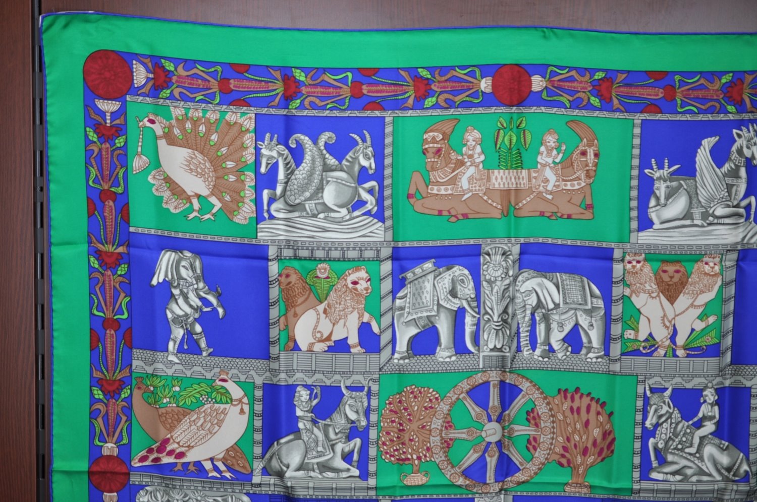 Authentic HERMES Carre 90 Scarf 