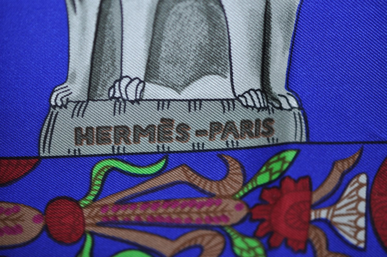 Authentic HERMES Carre 90 Scarf 