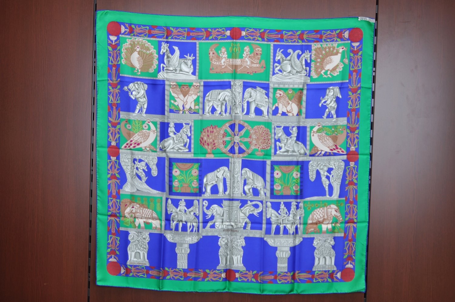 Authentic HERMES Carre 90 Scarf 