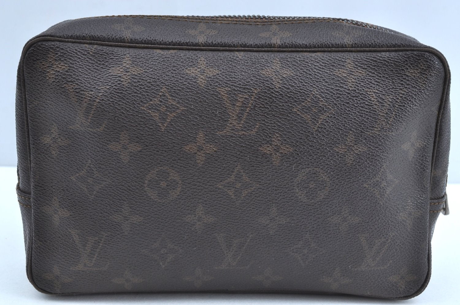Auth Louis Vuitton Monogram Trousse Toilette 23 Clutch Hand Bag M47524 LV K5247