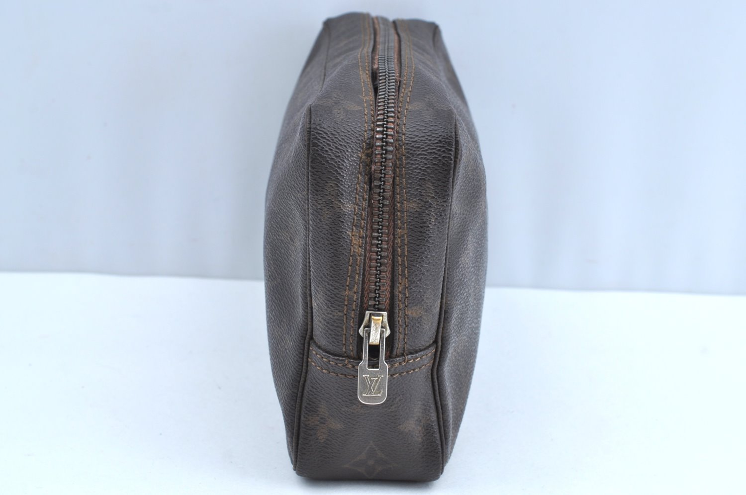 Auth Louis Vuitton Monogram Trousse Toilette 23 Clutch Hand Bag M47524 LV K5247