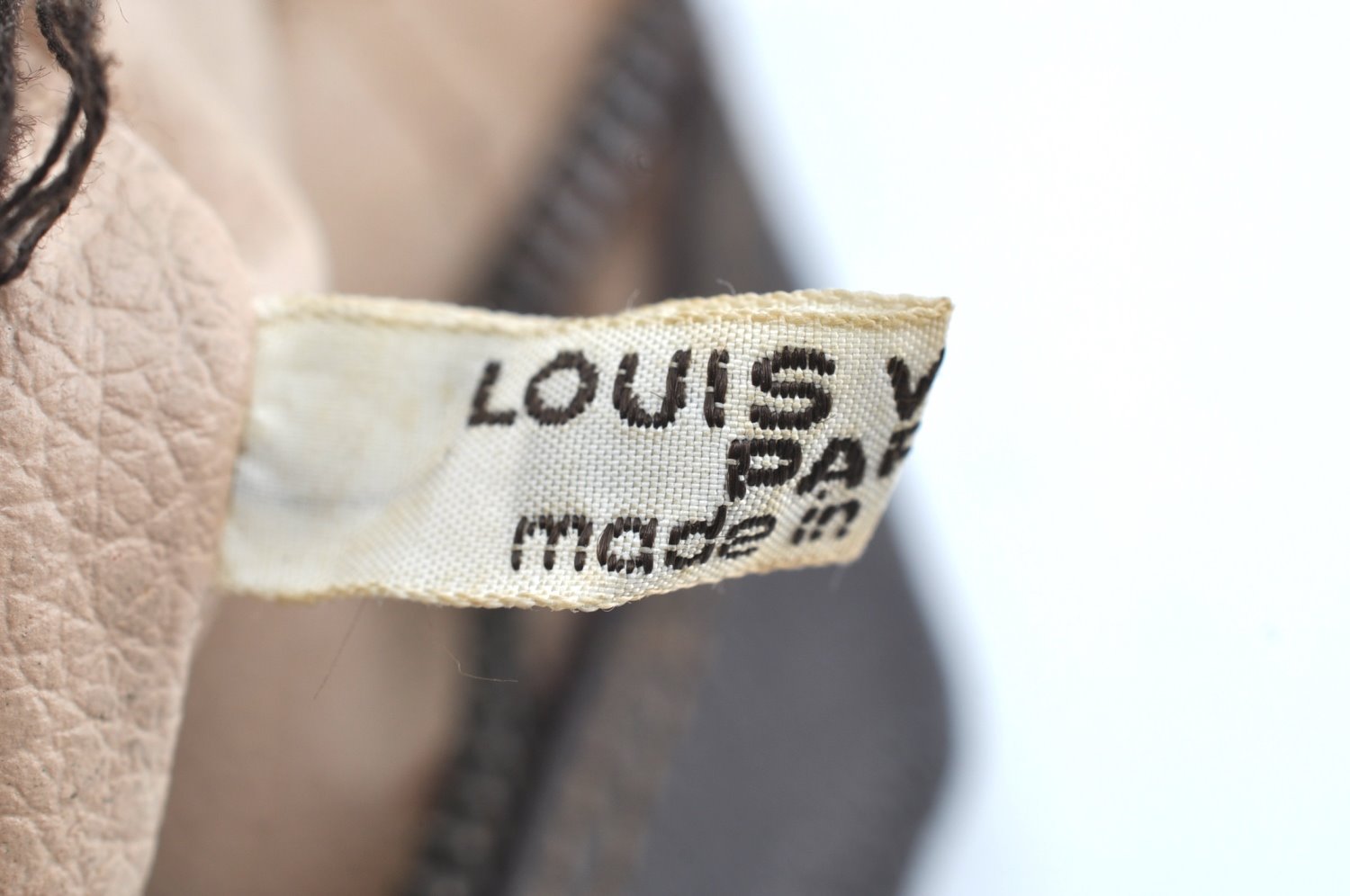 Auth Louis Vuitton Monogram Trousse Toilette 23 Clutch Hand Bag M47524 LV K5247