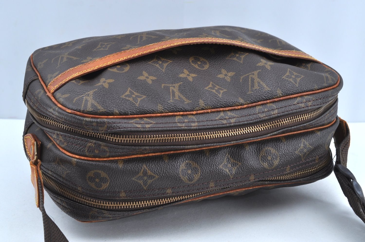 Authentic Louis Vuitton Monogram Reporter PM Shoulder Cross Bag M45254 LV K5250